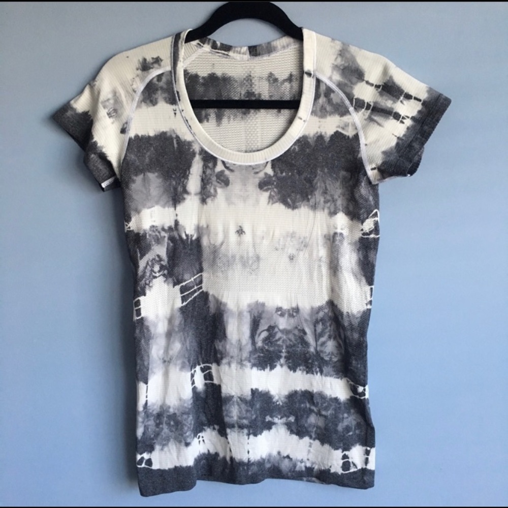 Lululemon Swiftly Tech Short sleeve tie dye top